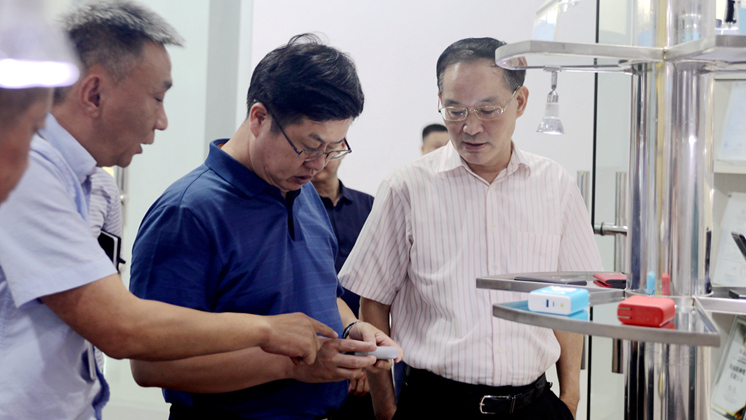 市委常委、副市長徐懷好走訪炬神電子 ：全力、熱情、周到提供服務(wù)